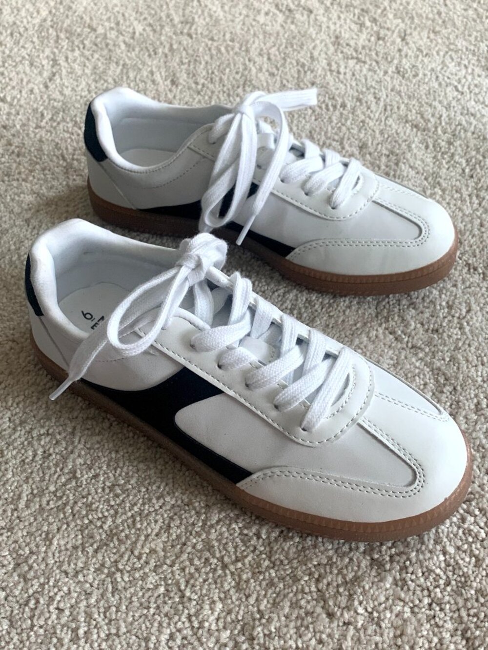 No Boundaries Women's Lace Up Sport Sneakers, Size 6 - Picture 8 of 8